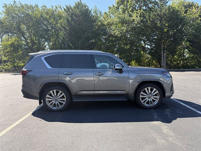 Used 2024 Lexus LX 600 4WD w/ Ultra Luxury Package image 9