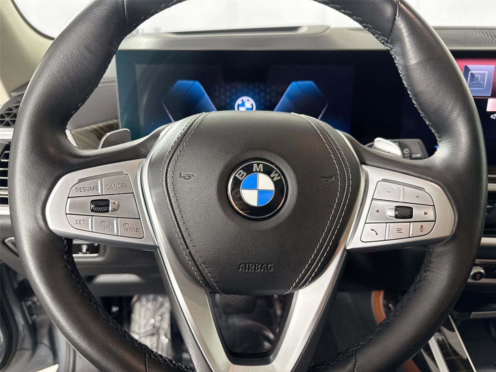 Used 2023 BMW X7 xDrive40i w/ Premium Package image 17