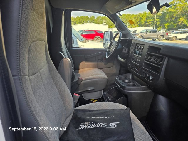 Used 2021 GMC Savana 3500 Extended w/ Power Convenience Package RWD image 4