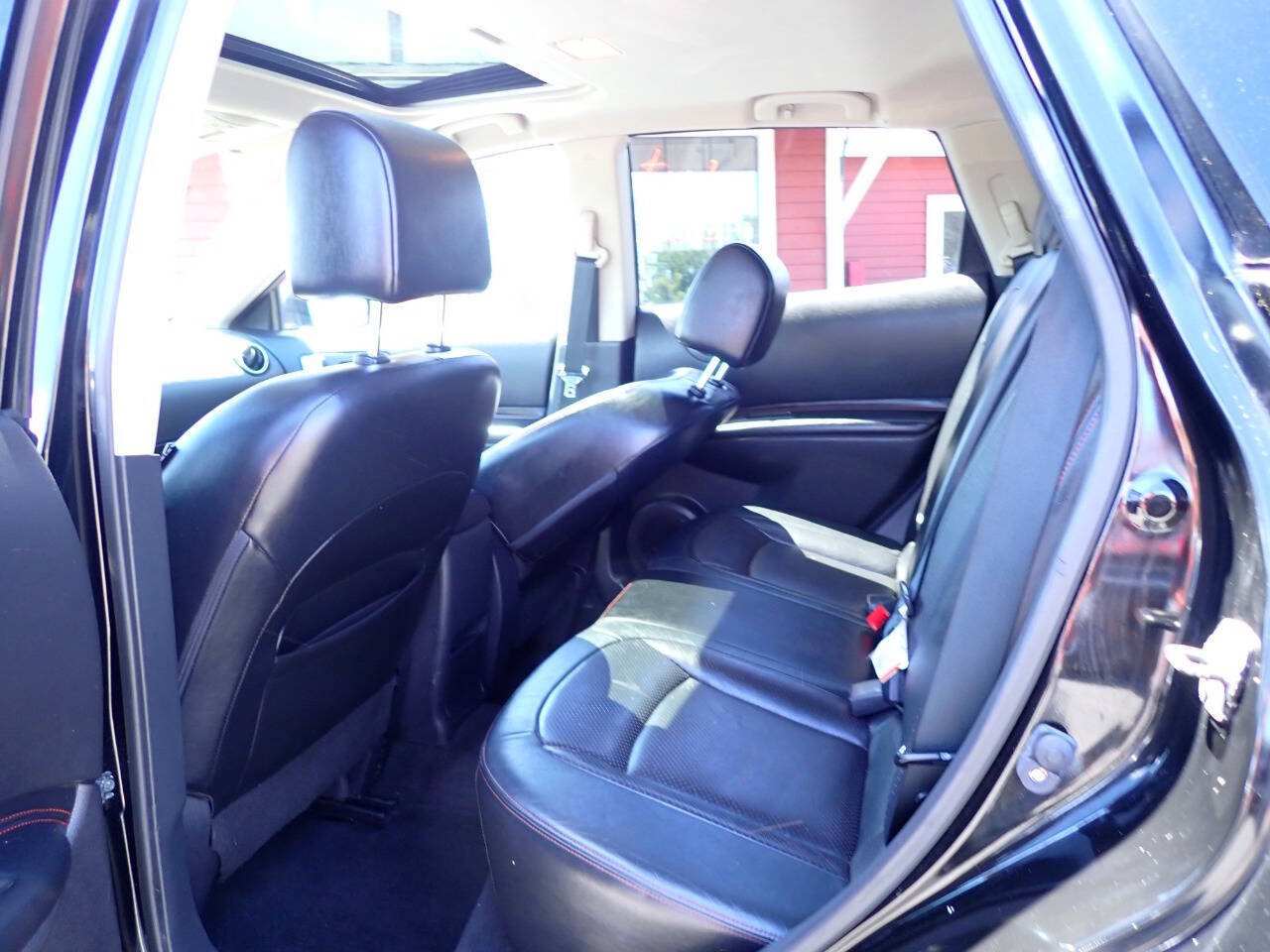 Used 2012 Nissan Rogue SL AWD/4WD image 9