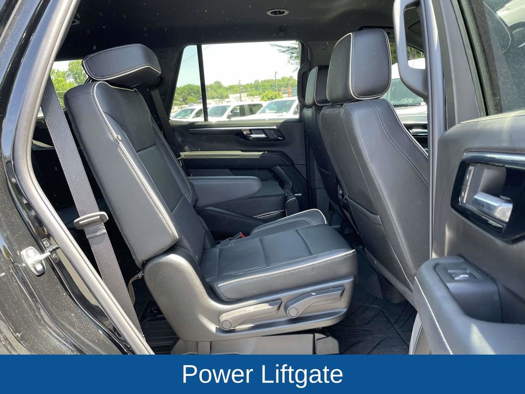 Used 2026 Chevrolet Tahoe Premier RWD image 18