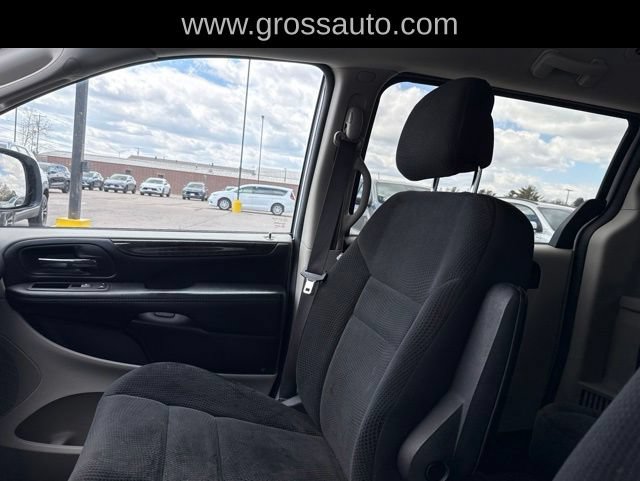Used 2020 Dodge Grand Caravan SE FWD image 15