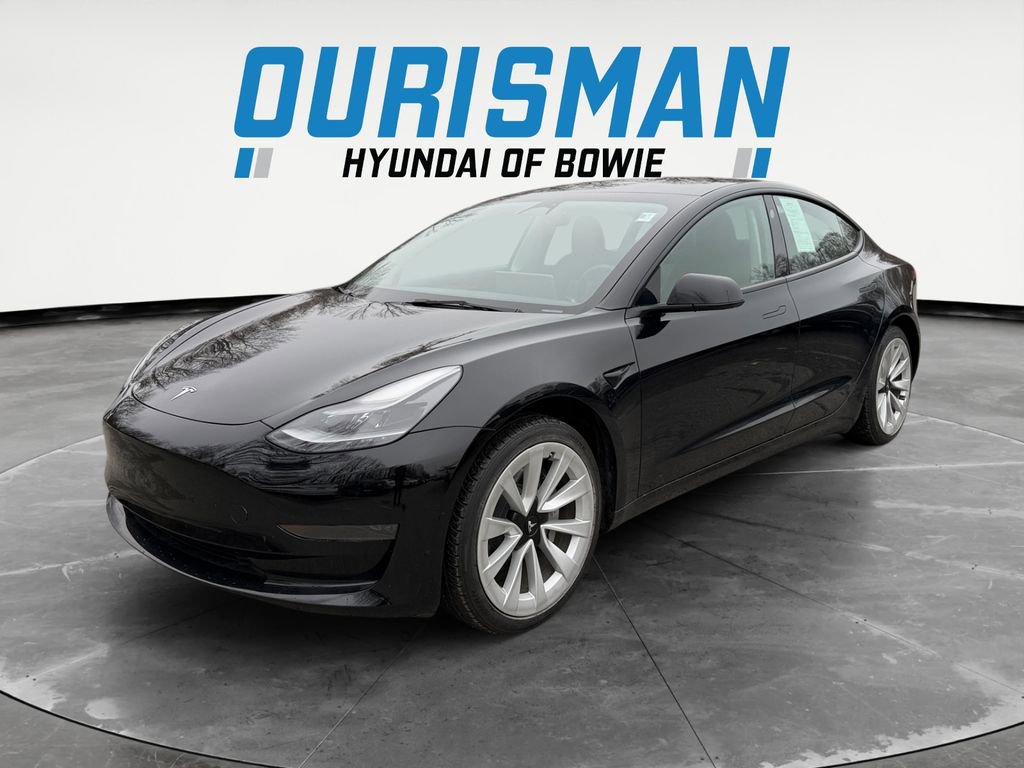 Used 2023 Tesla Model 3 Standard Range image 2