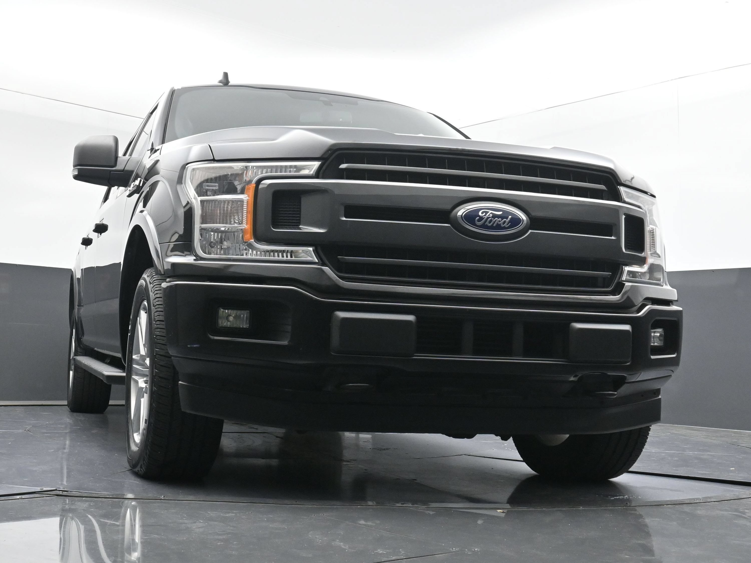 Used 2019 Ford F150 XLT w/ Equipment Group 302A Luxury AWD/4WD image 25