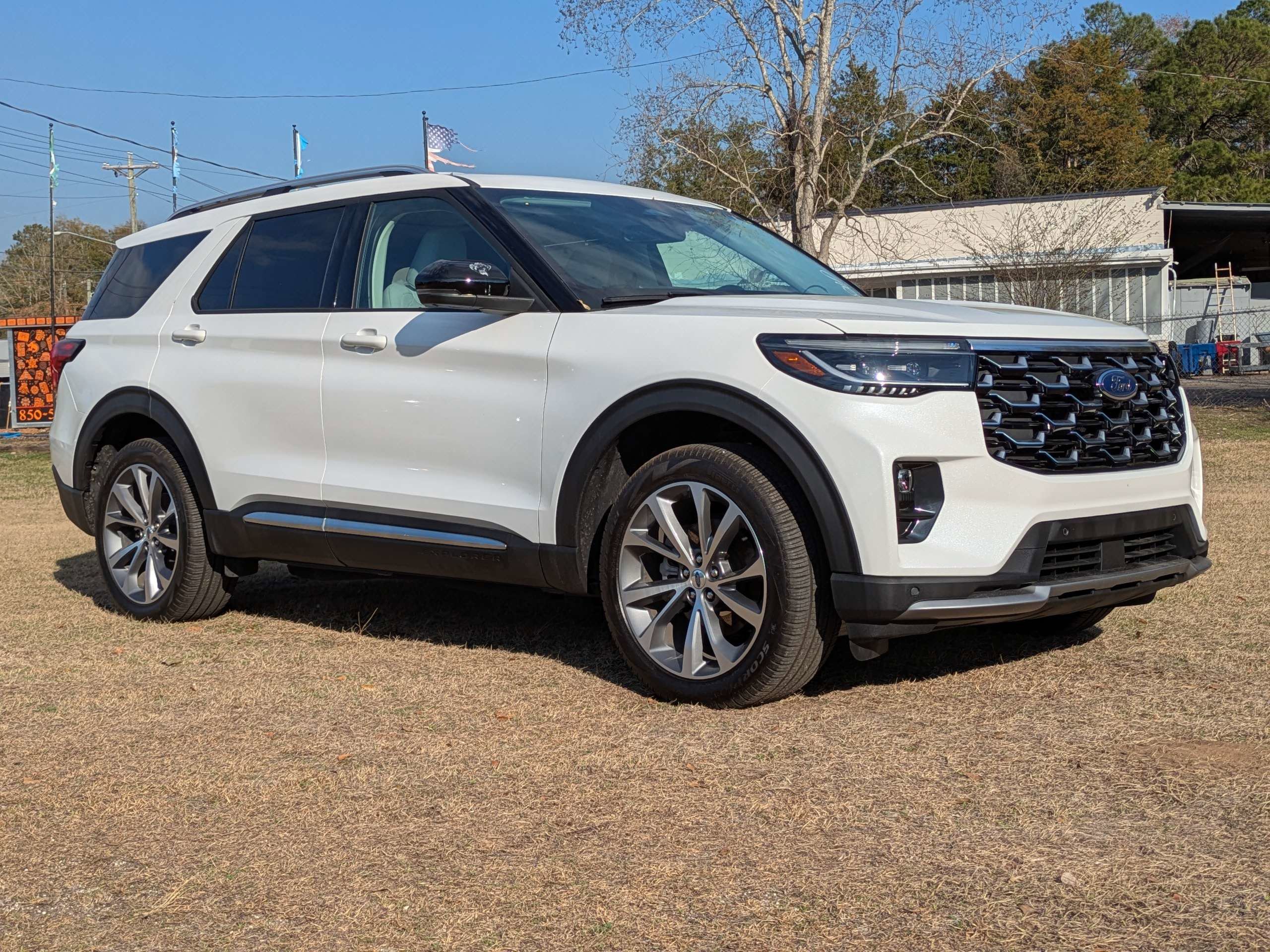 Certified 2025 Ford Explorer Platinum w/ Ultimate Package AWD/4WD image 2
