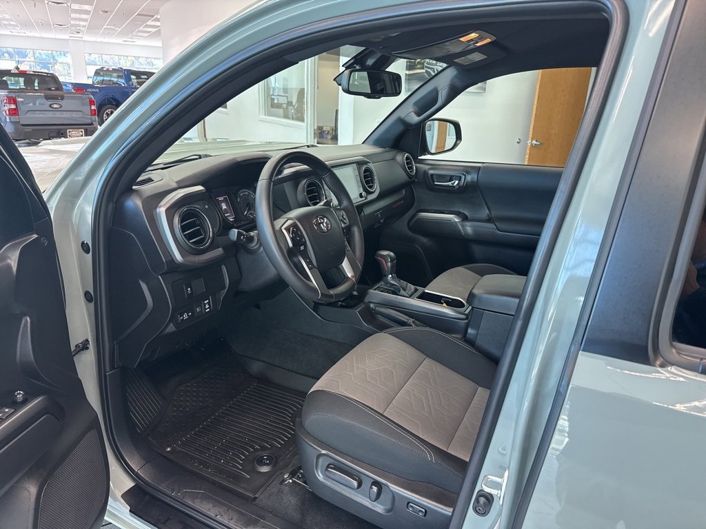 Used 2023 Toyota Tacoma TRD Sport image 2