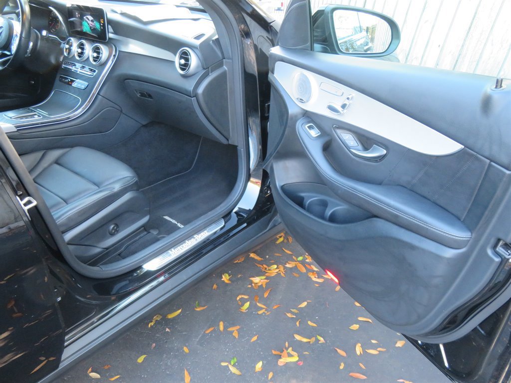 Used 2021 Mercedes-Benz GLC 300 image 33