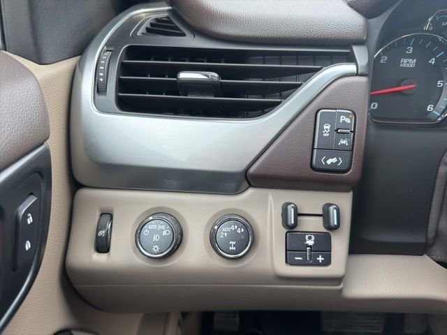 Used 2017 Chevrolet Suburban Premier image 31