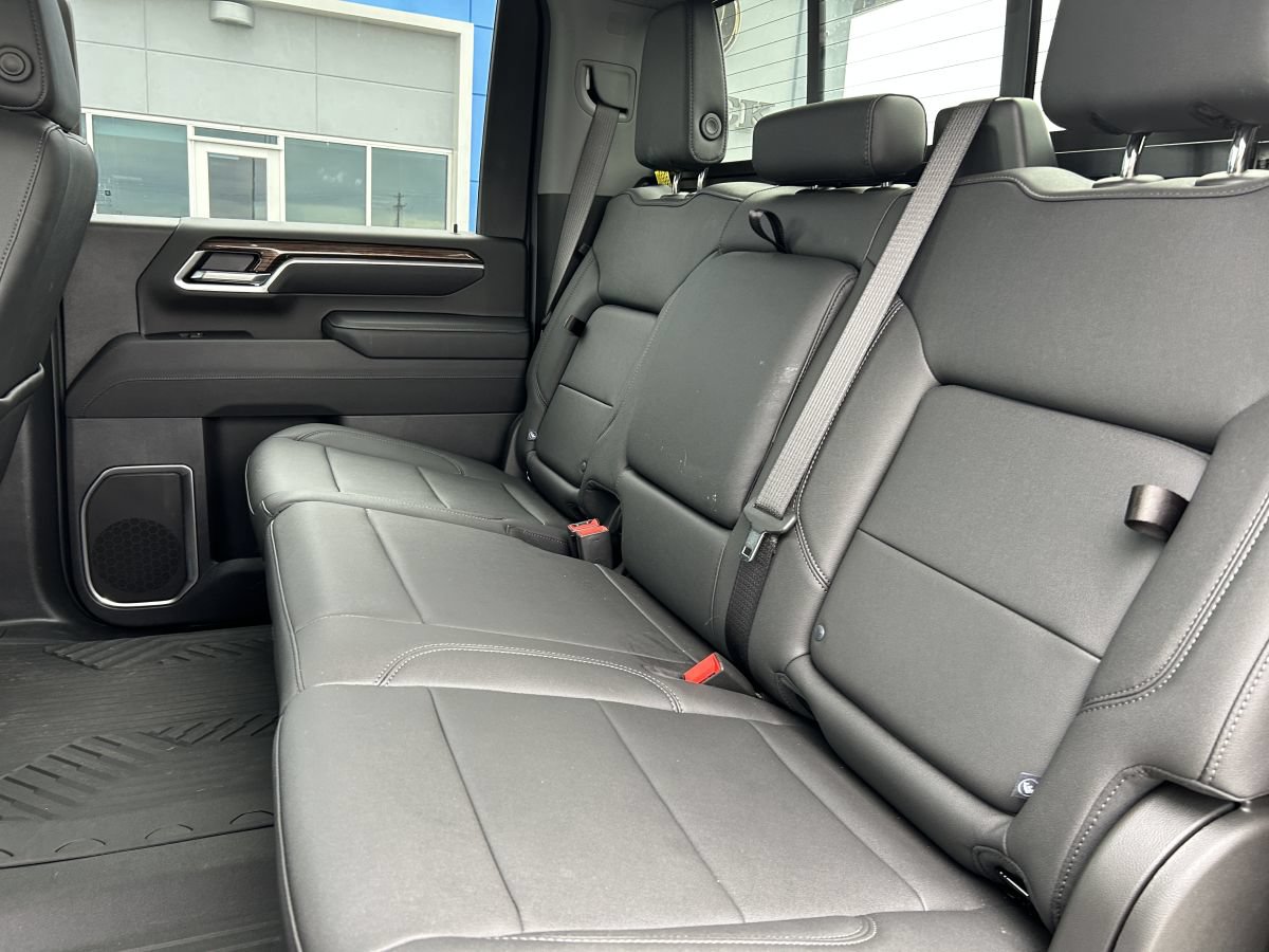 Used 2025 Chevrolet Silverado 2500 LT w/ All Star Edition AWD/4WD image 9