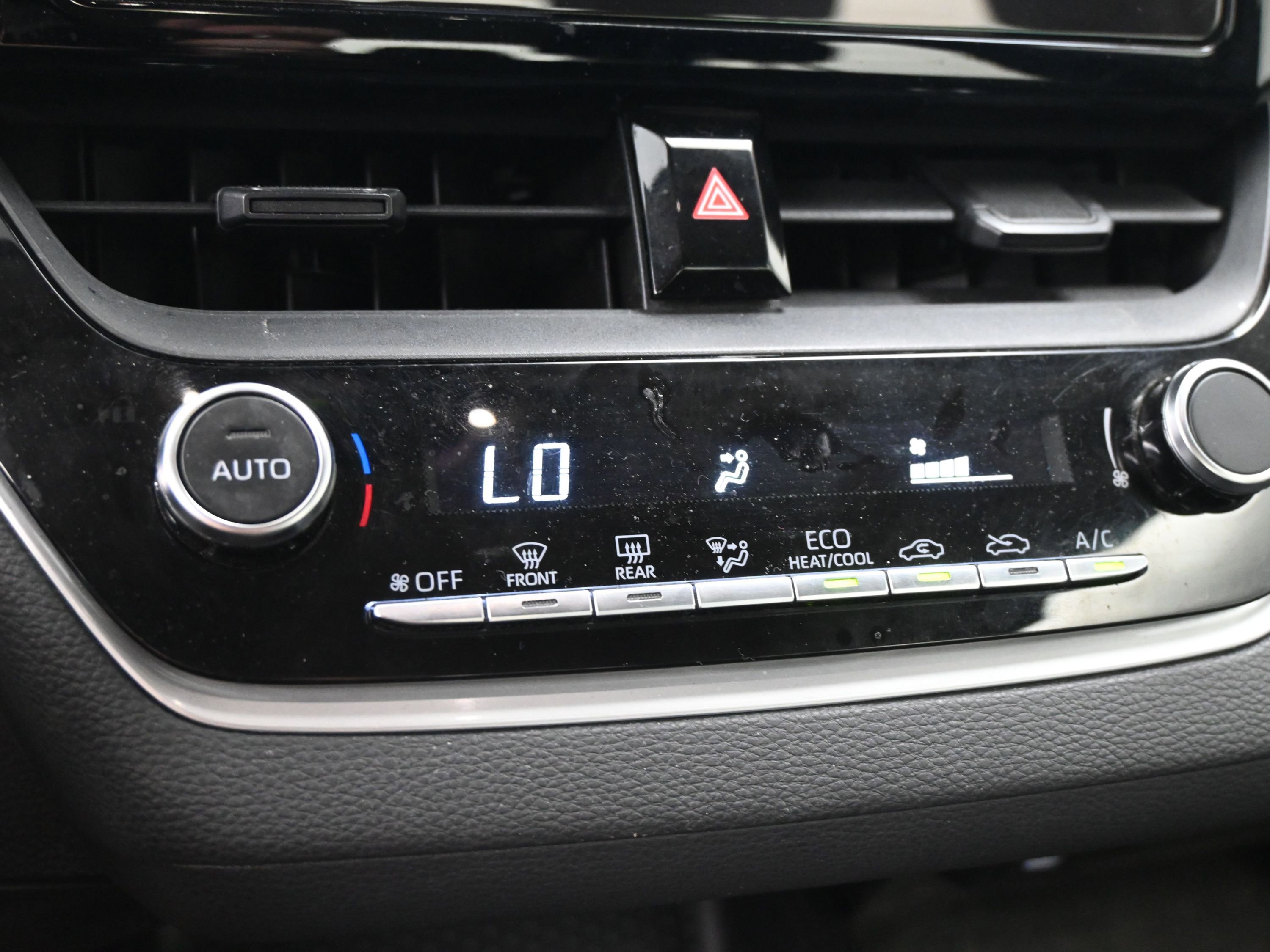 Certified 2025 Toyota Corolla LE image 30