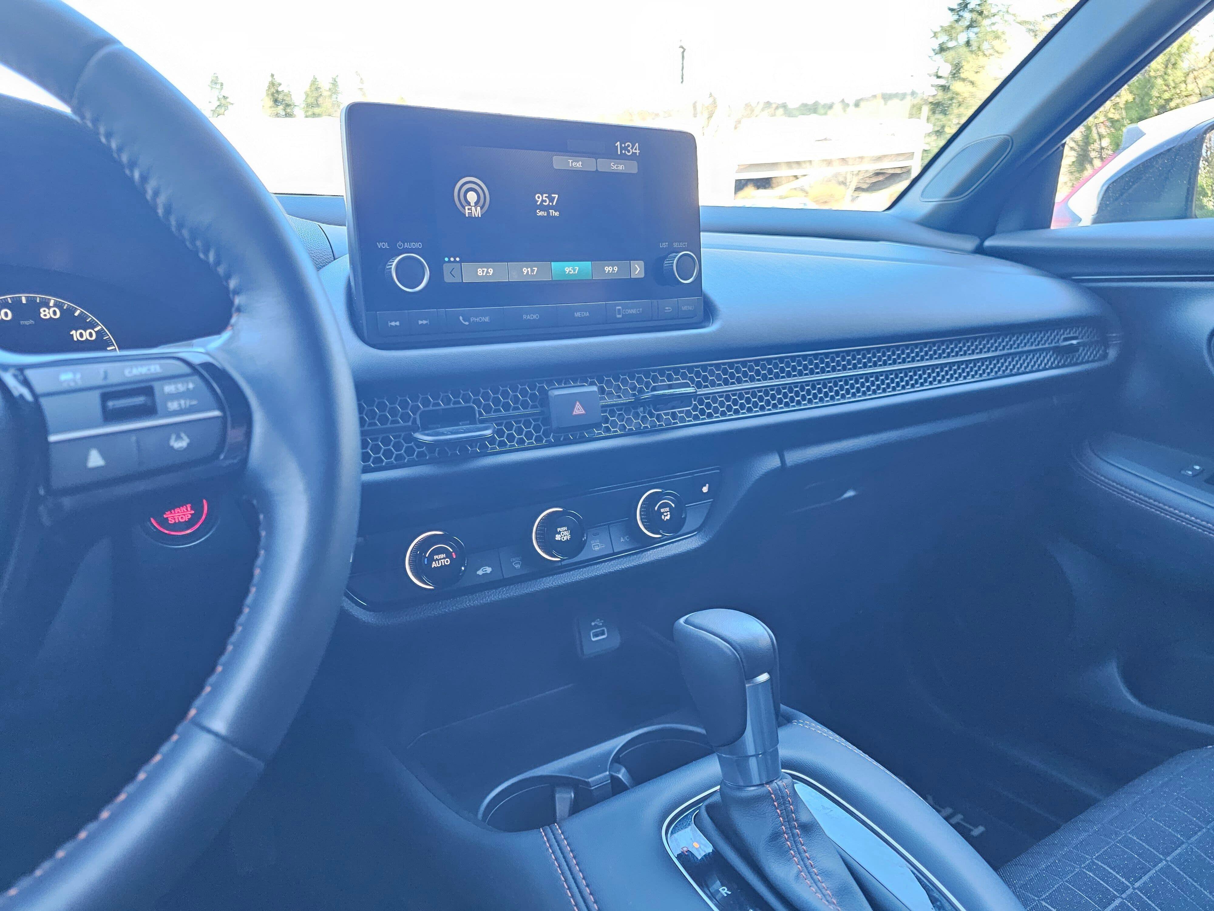 Certified 2025 Honda HR-V Sport image 26