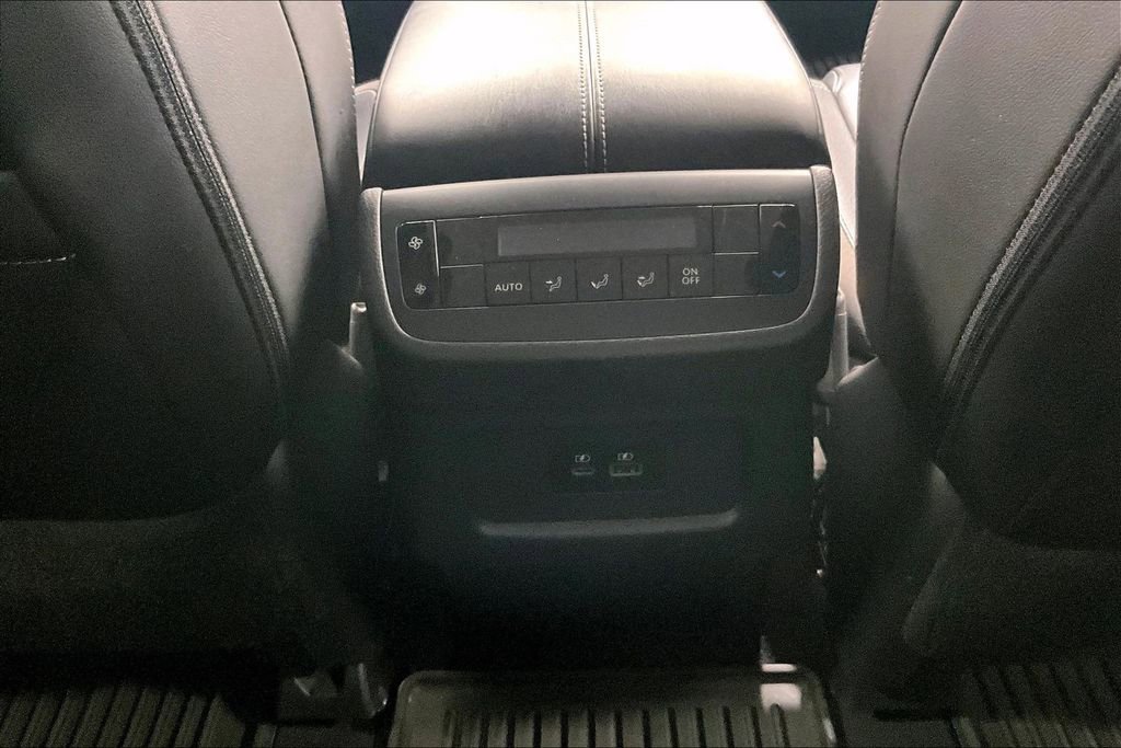 Used 2023 Nissan Pathfinder SL AWD/4WD image 30