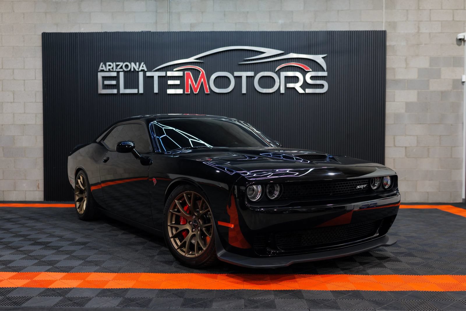 Used 2016 Dodge Challenger SRT Hellcat RWD image 3