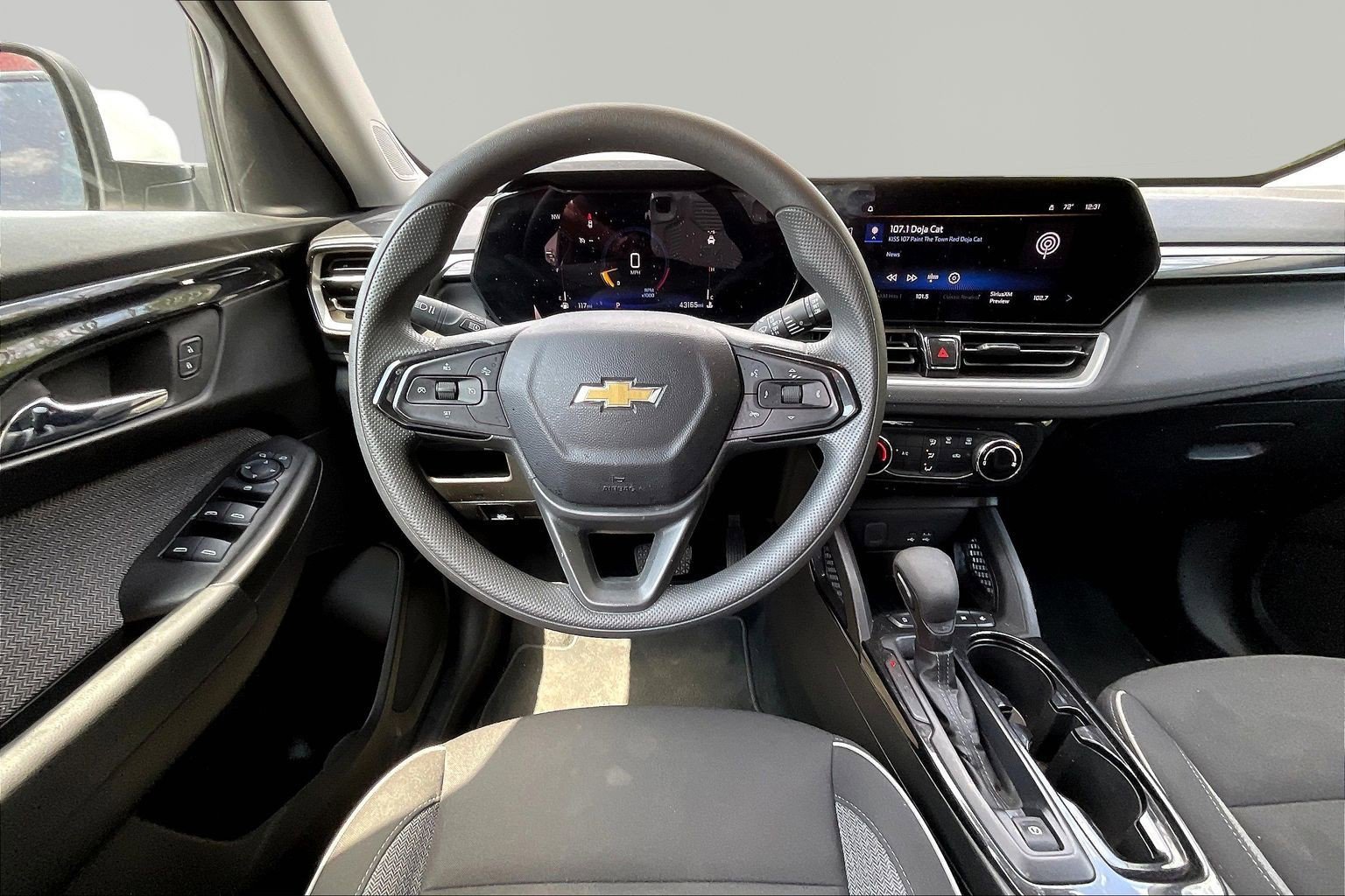 Used 2025 Chevrolet TrailBlazer LT FWD image 8