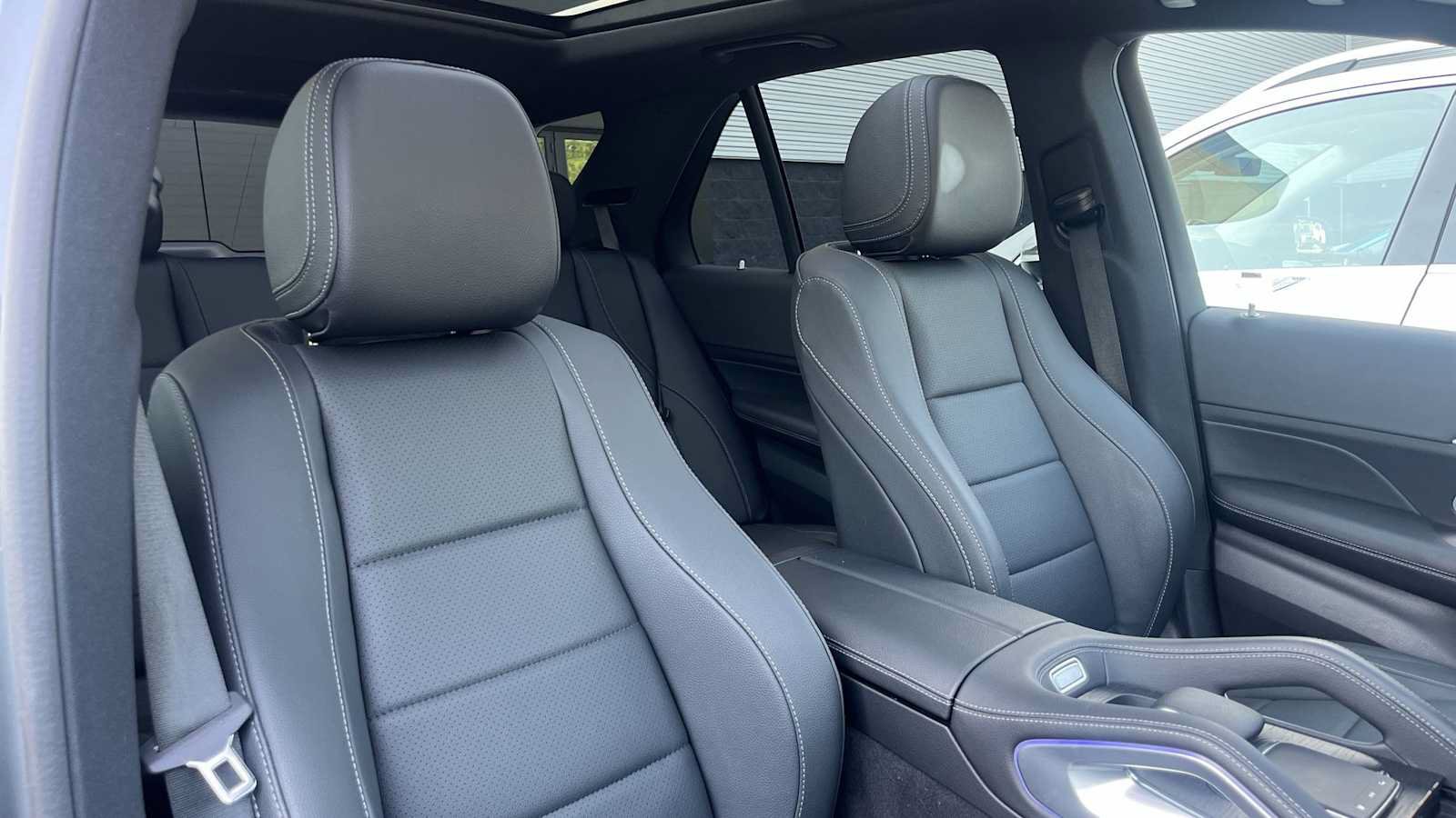 Certified 2025 Mercedes-Benz GLE 450e 4MATIC image 36