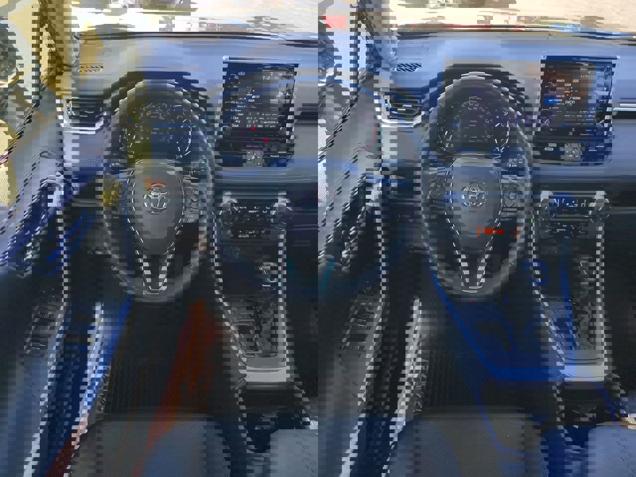 Used 2020 Toyota RAV4 Limited image 14