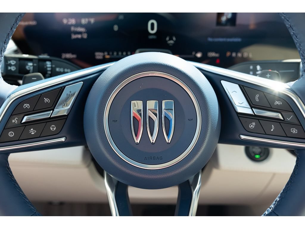 Used 2025 Buick Enclave Avenir w/ Super Cruise Package FWD image 18