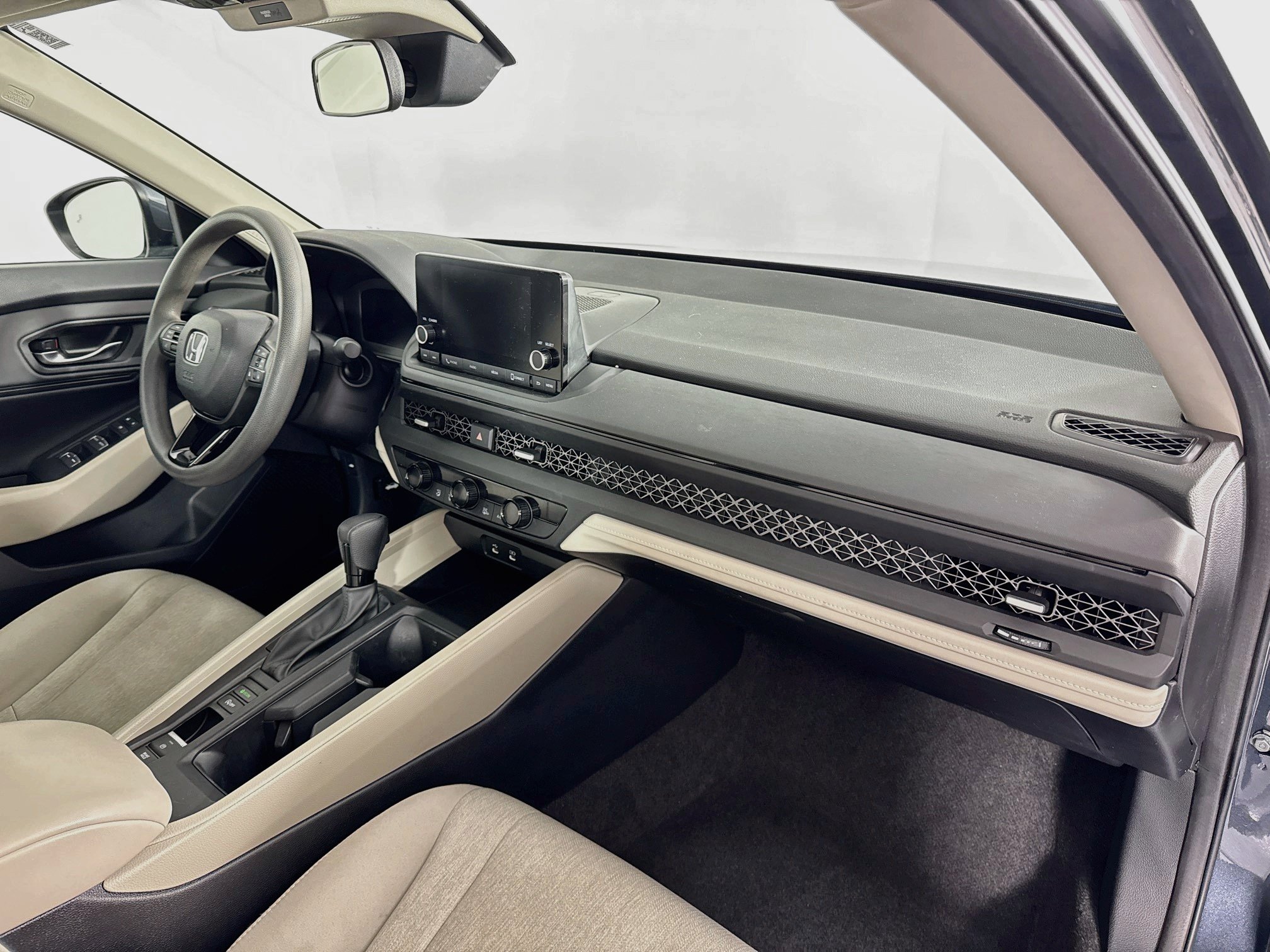 Certified 2024 Honda Accord EX image 28