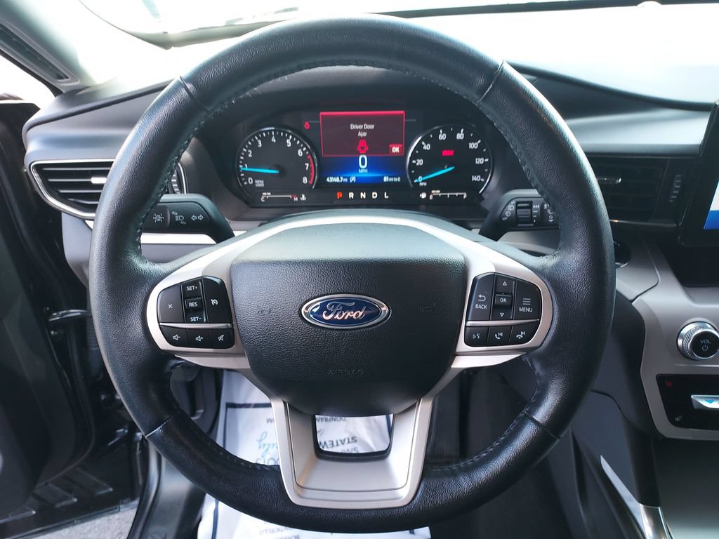 Used 2024 Ford Explorer XLT w/ Equipment Group 202A RWD image 17