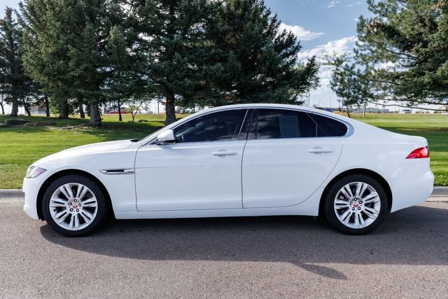 Used 2017 Jaguar XF Premium AWD/4WD image 8