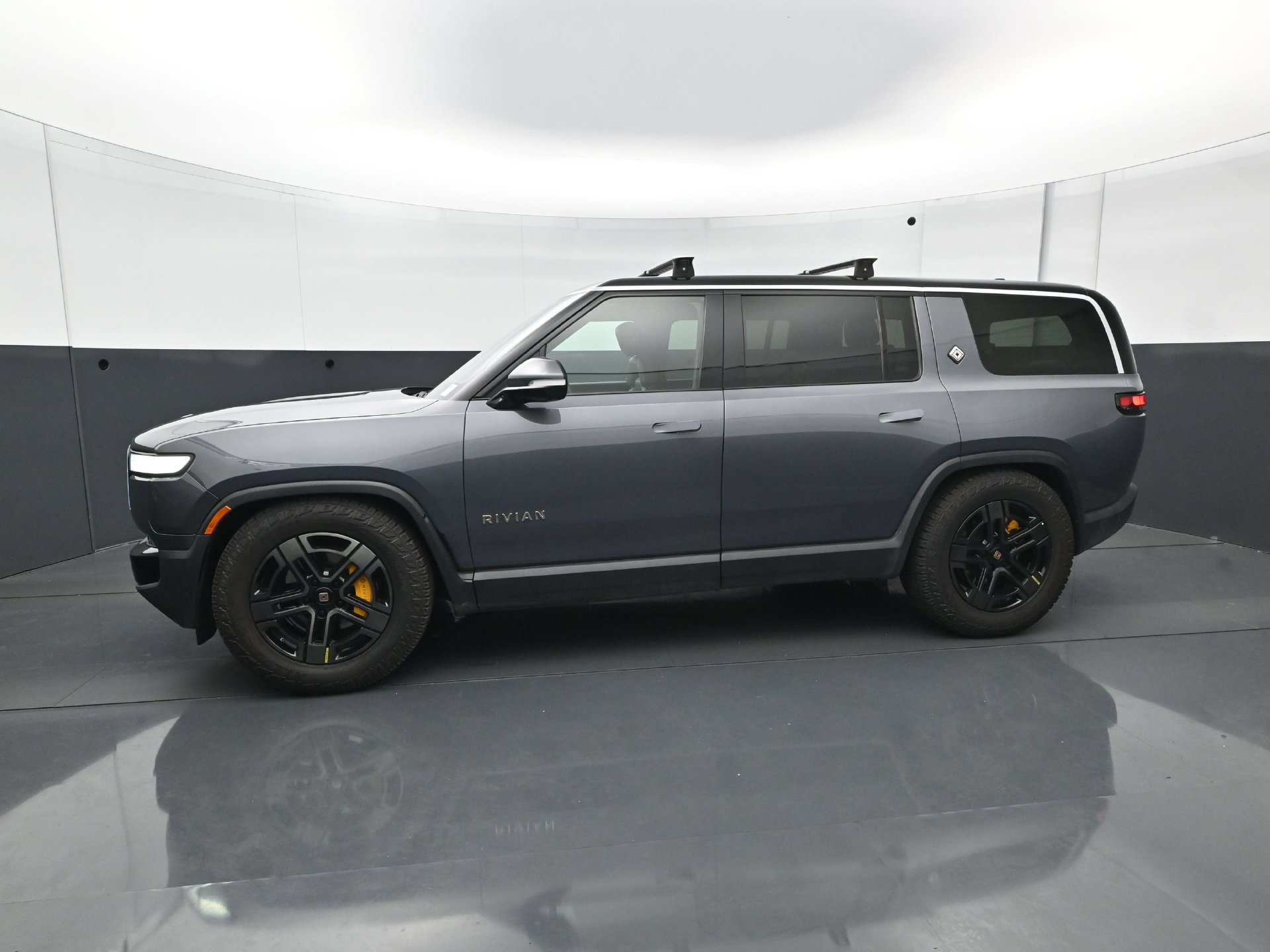 Used 2023 Rivian R1S Adventure Quad AWD/4WD image 3