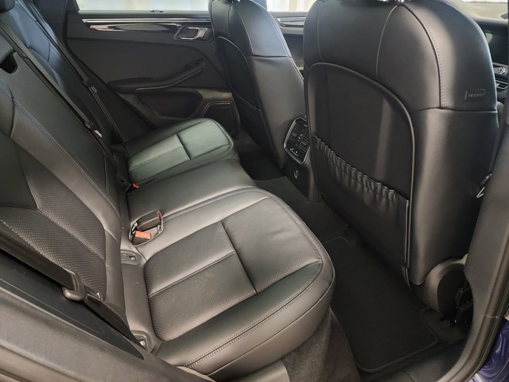 Certified 2025 Porsche Macan image 23