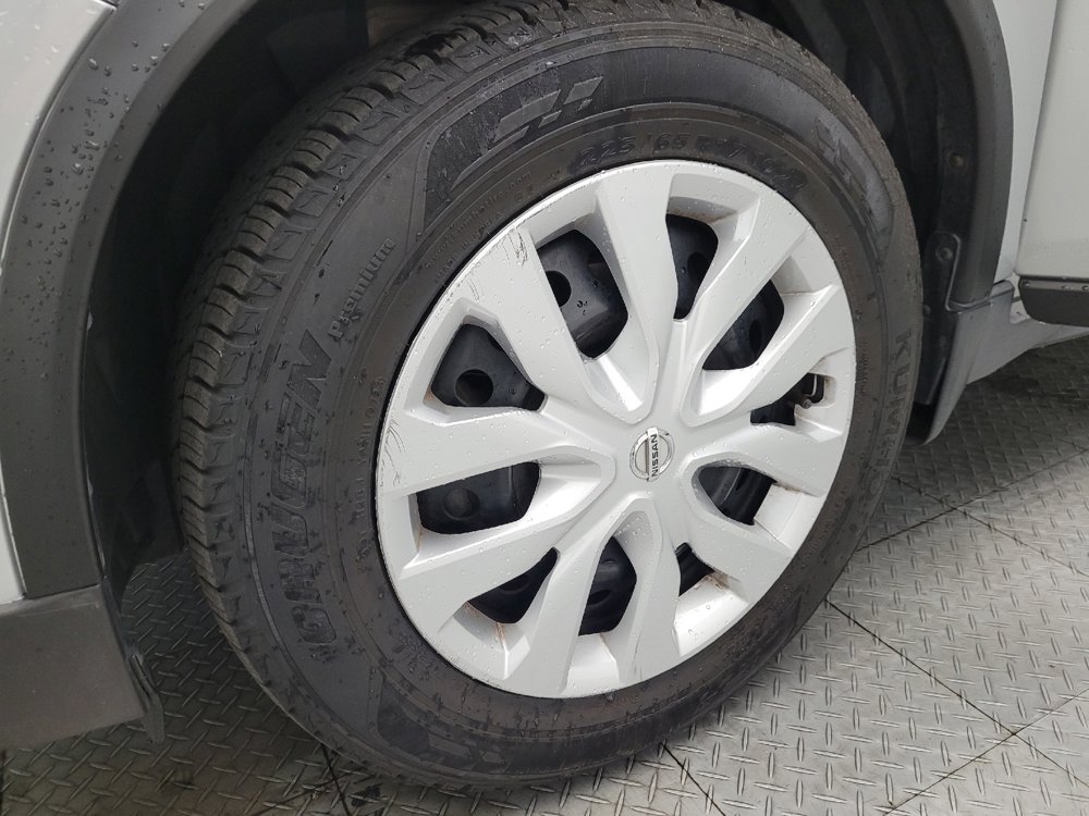 Used 2019 Nissan Rogue S image 31