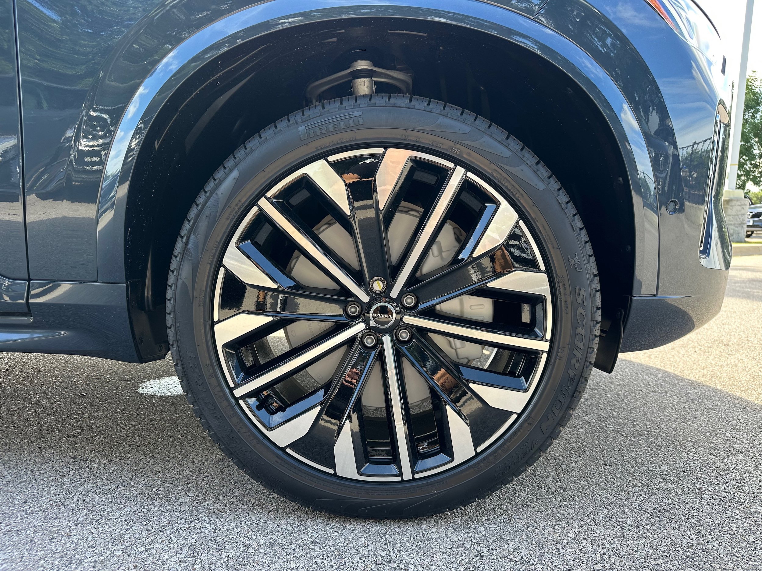 Used 2026 Volvo XC90 B6 Plus w/ Protection Package Premier AWD/4WD image 5