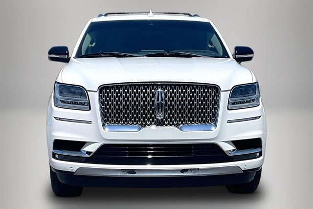 Used 2021 Lincoln Navigator Reserve w/ Luxury Package AWD/4WD image 3
