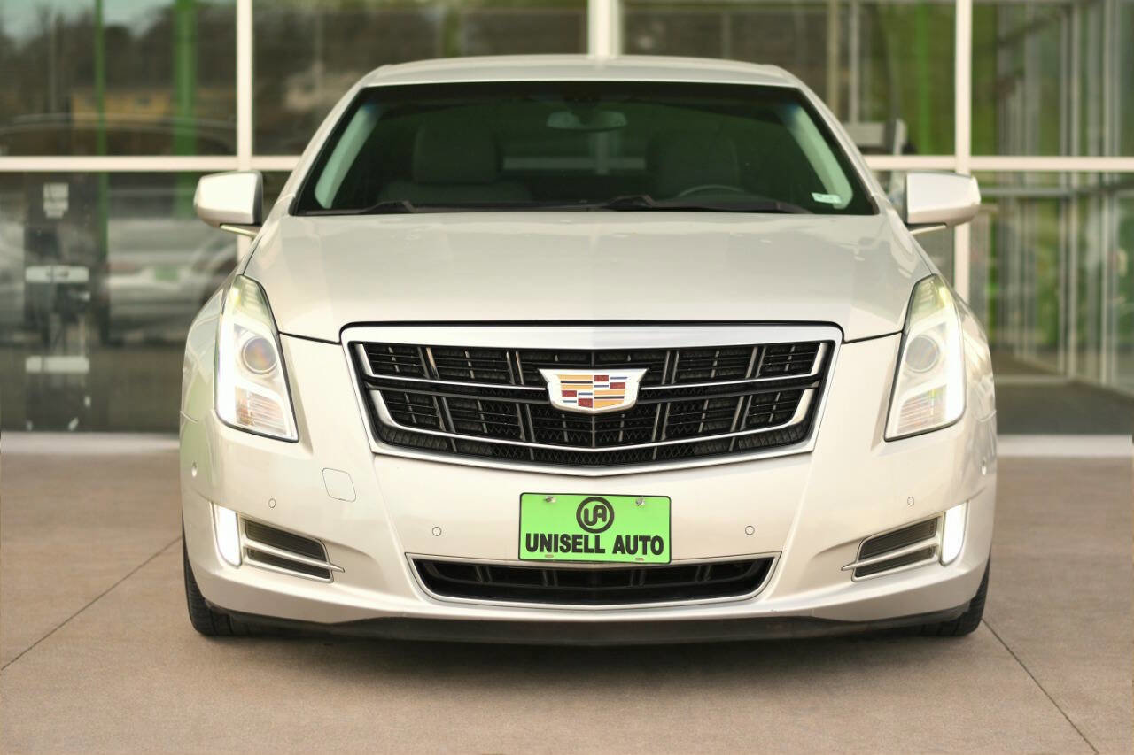 Used 2017 Cadillac XTS Luxury image 2