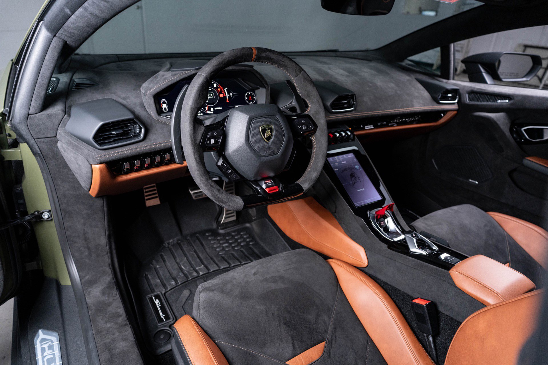 Used 2024 Lamborghini Huracan Sterrato AWD/4WD image 70
