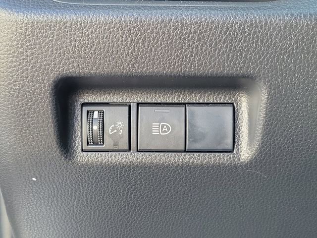 Used 2019 Toyota RAV4 LE FWD image 22