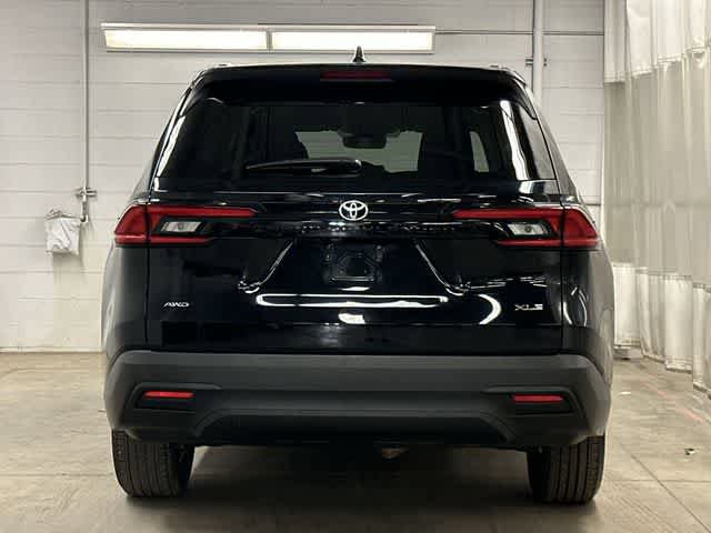 Used 2025 Toyota Grand Highlander AWD image 4