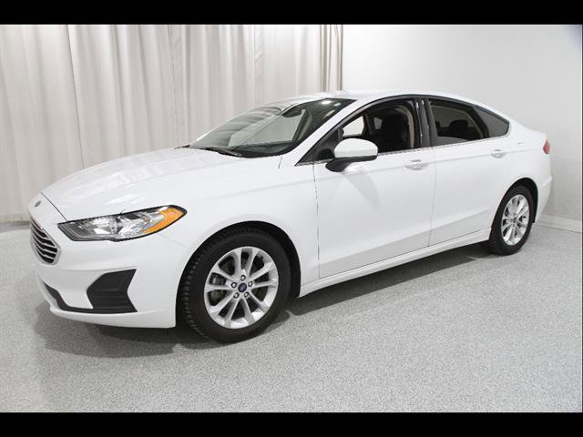 Certified 2020 Ford Fusion SE image 3