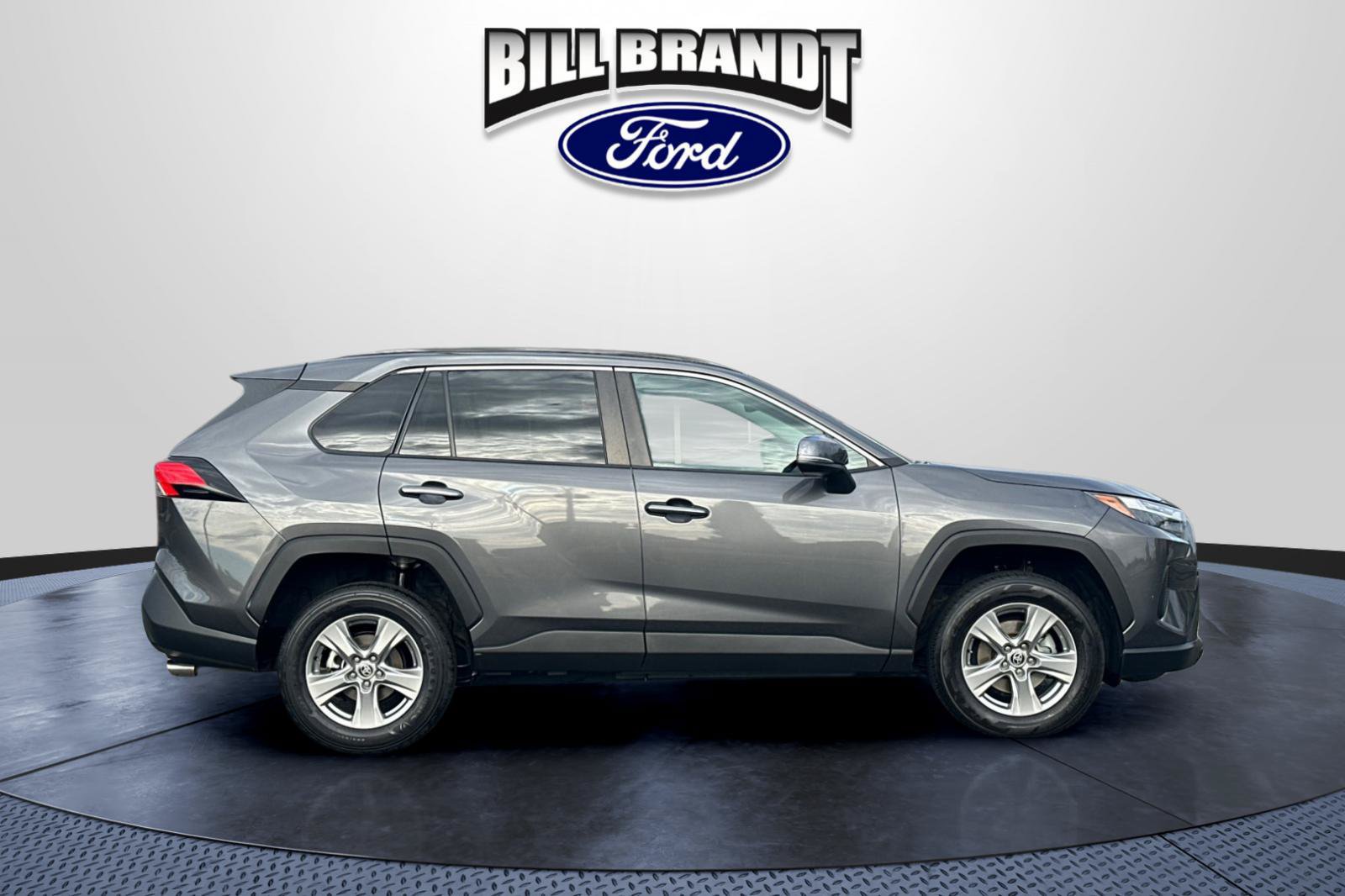 Used 2023 Toyota RAV4 XLE FWD image 2
