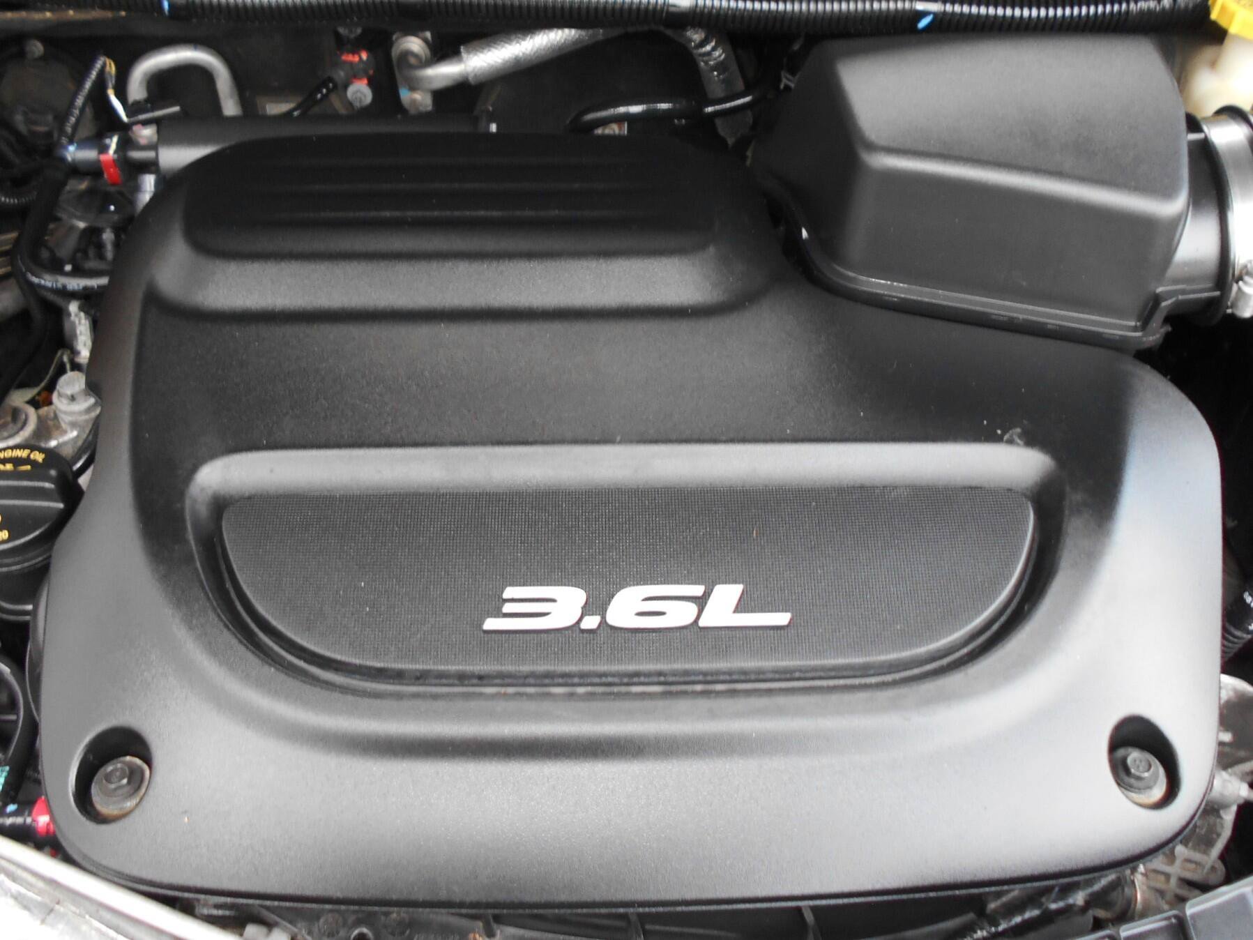 Used 2017 Chrysler Pacifica Touring-L Plus FWD image 5