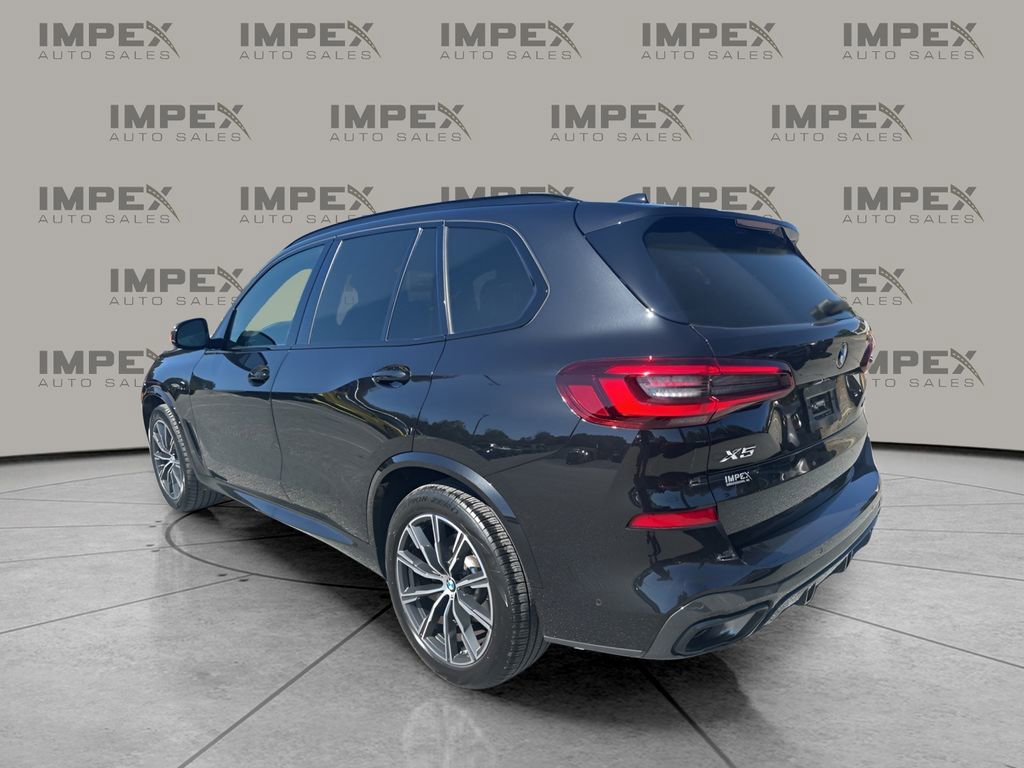 Used 2023 BMW X5 xDrive40i w/ M Sport Package image 3