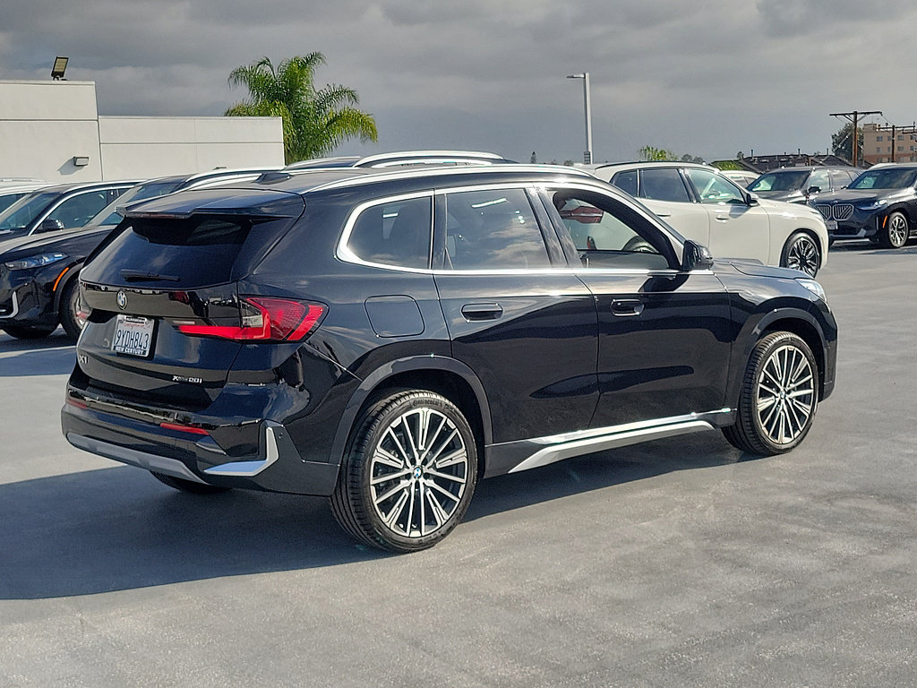 Used 2026 BMW X1 xDrive28i w/ Technology Package AWD/4WD image 3