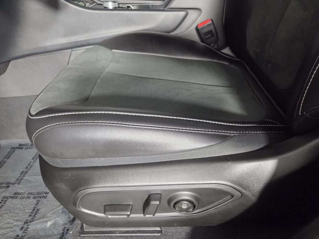 Used 2026 Jeep Grand Cherokee Altitude RWD image 10