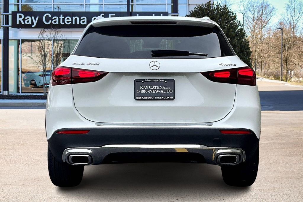 Certified 2025 Mercedes-Benz GLA 250 4MATIC image 4