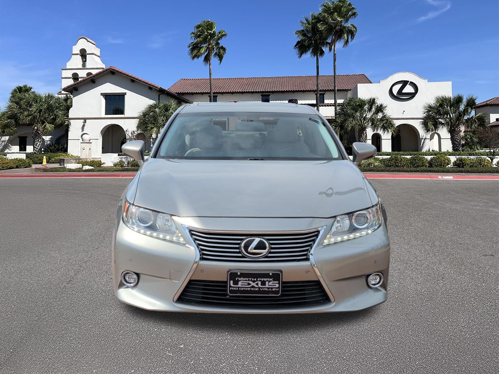 Used 2015 Lexus ES 350 w/ Luxury Package FWD image 6