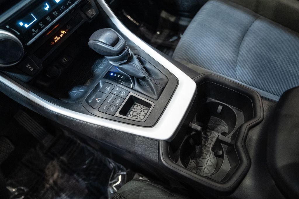 Used 2023 Toyota RAV4 LE image 18