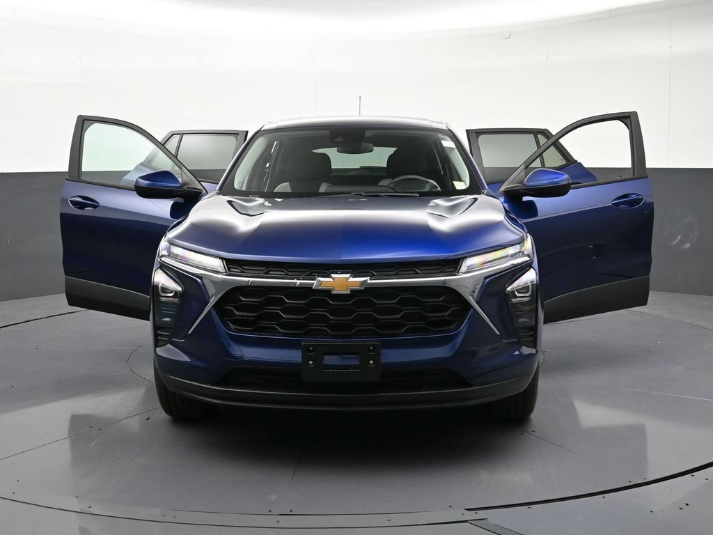 Certified 2024 Chevrolet Trax LS w/ LS Convenience Package FWD image 37