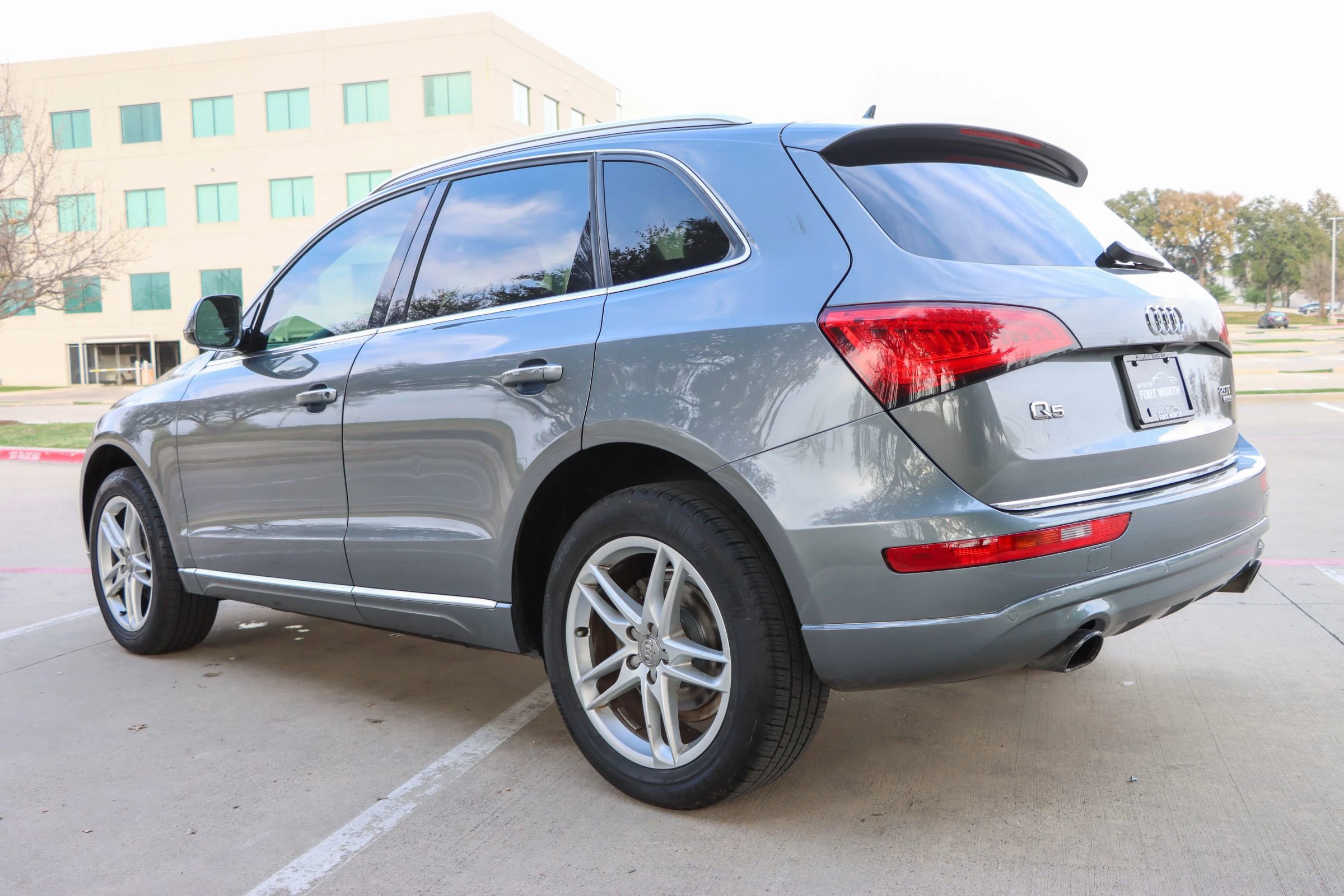 Used 2016 Audi Q5 2.0T Premium Plus w/ Technology Package AWD/4WD image 5