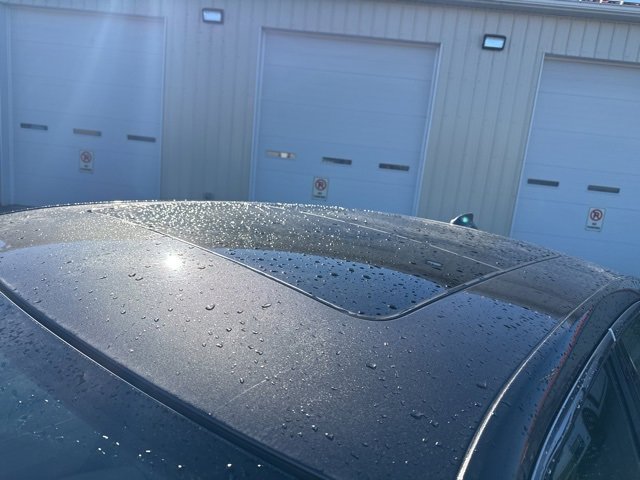 Used 2016 Chrysler 300 Limited w/ Driver Convenience Group image 10