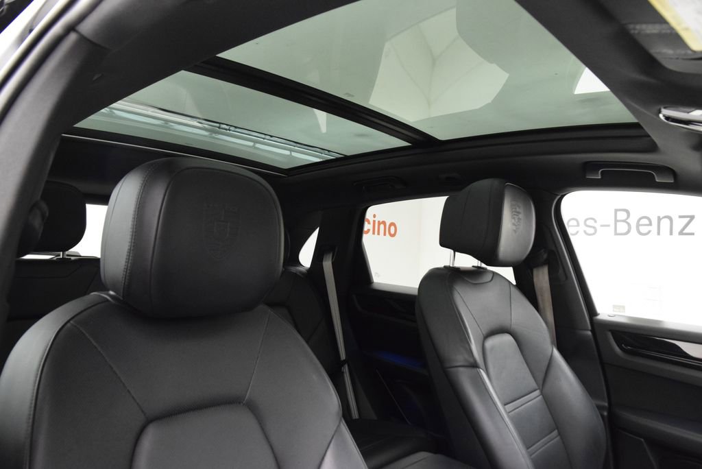 Used 2022 Porsche Cayenne image 19