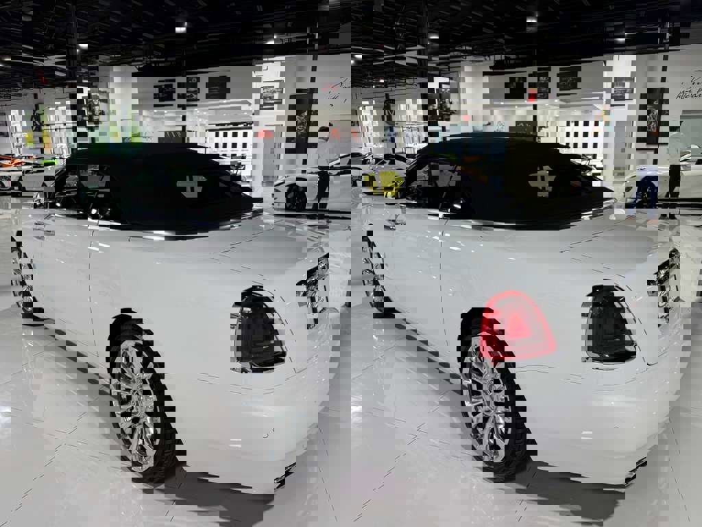 Used 2019 Rolls-Royce Dawn image 13