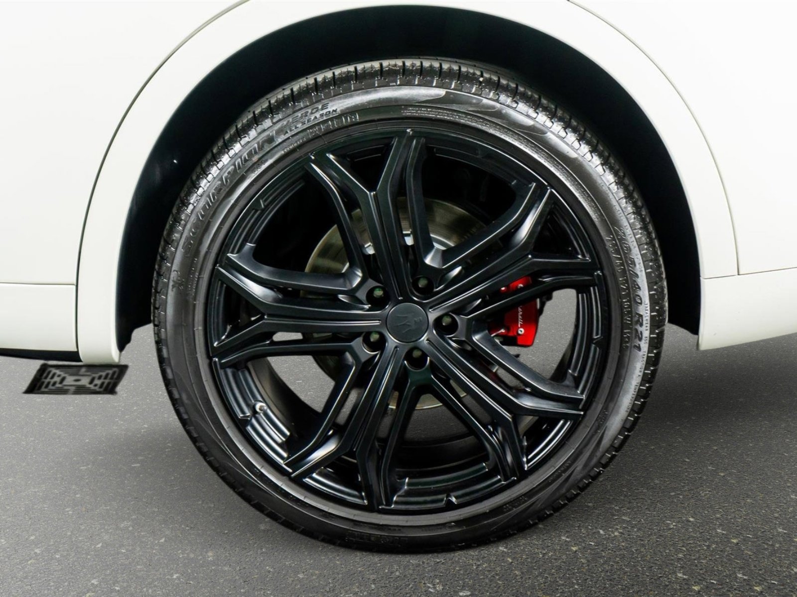 Used 2023 Maserati Levante GT image 15