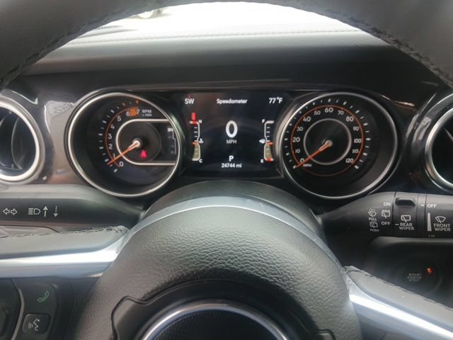 Used 2023 Jeep Wrangler Unlimited Sahara AWD/4WD image 38