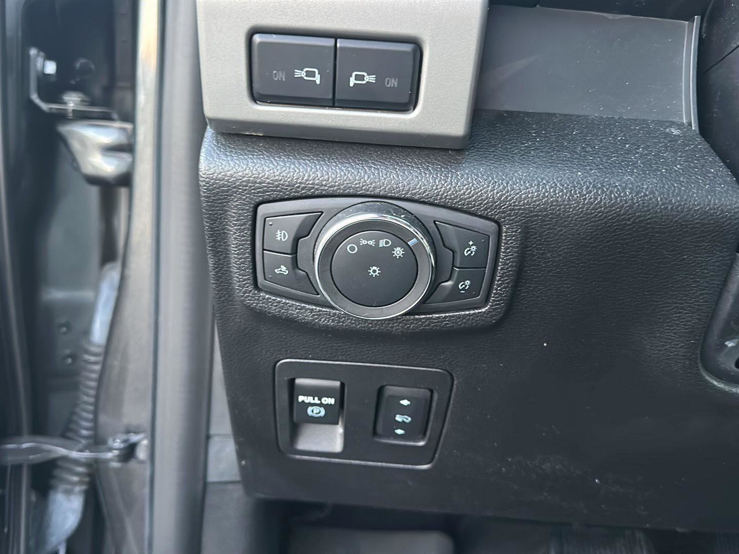 Used 2020 Ford F150 Lariat w/ Equipment Group 502A Luxury image 17